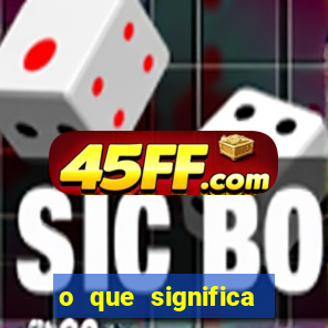 o que significa passarinho morto dentro de casa